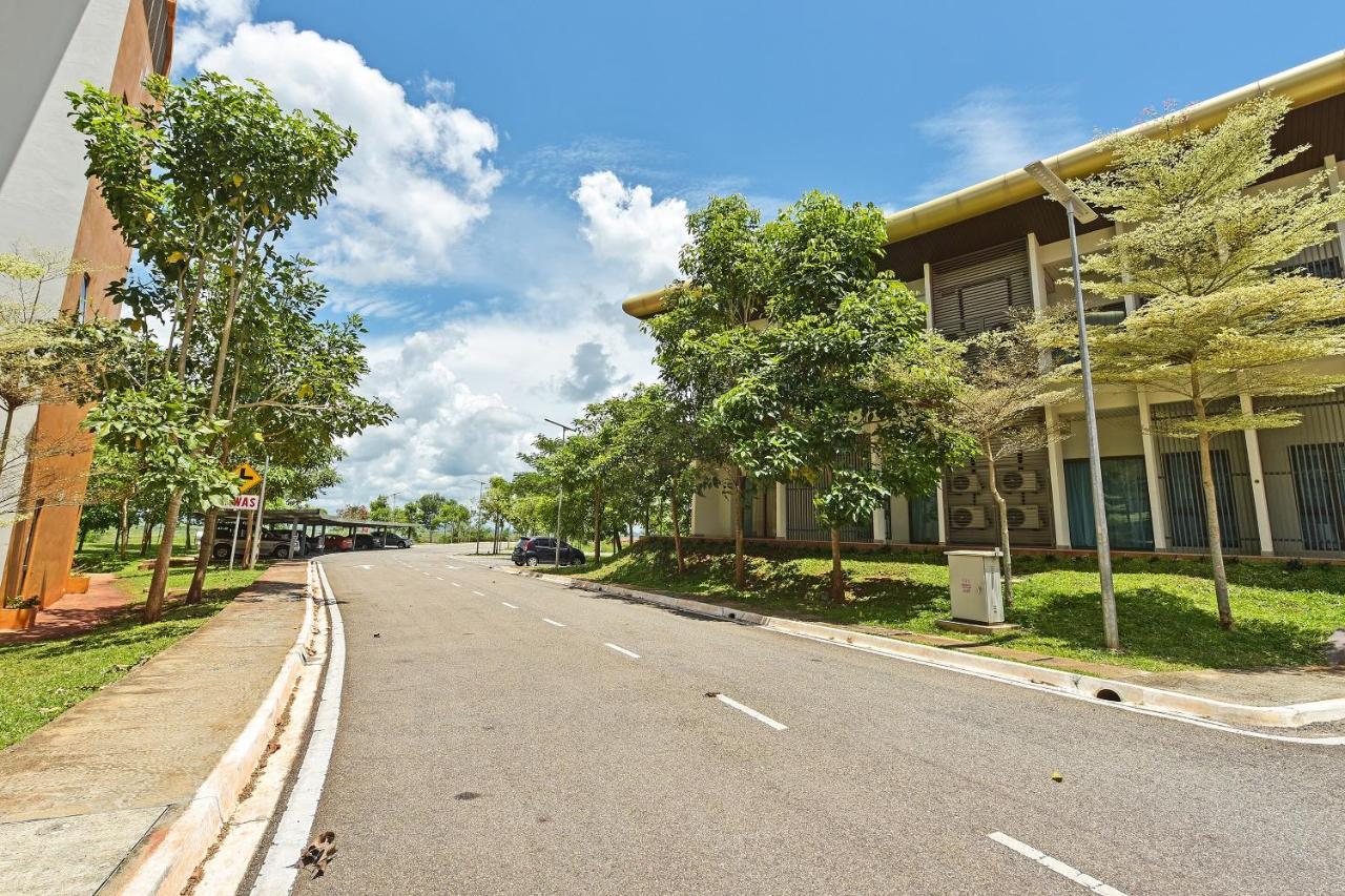 Capital O 90614 Cvia Ummul Hotel Padang Besar Kültér fotó