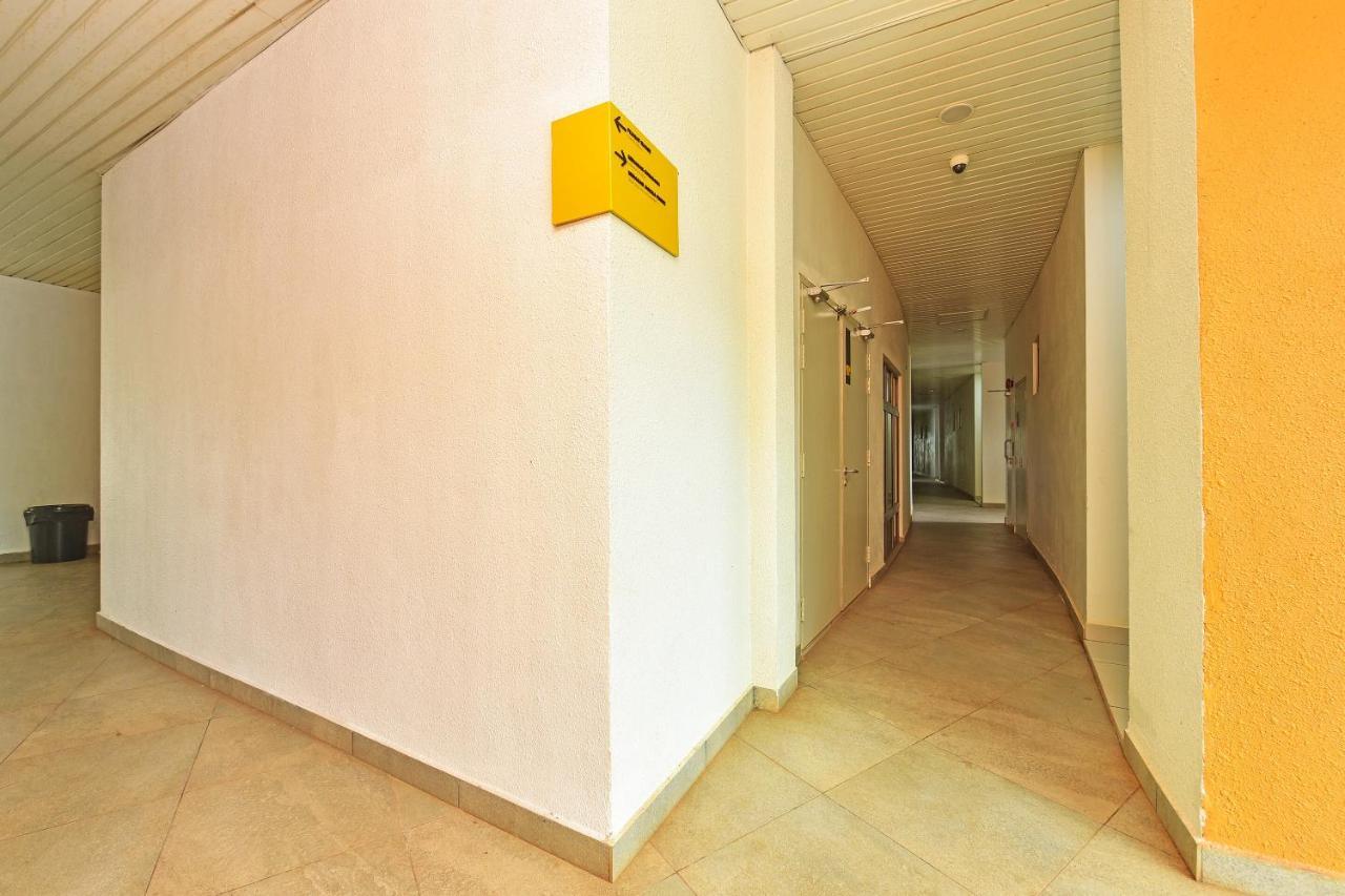 Capital O 90614 Cvia Ummul Hotel Padang Besar Kültér fotó