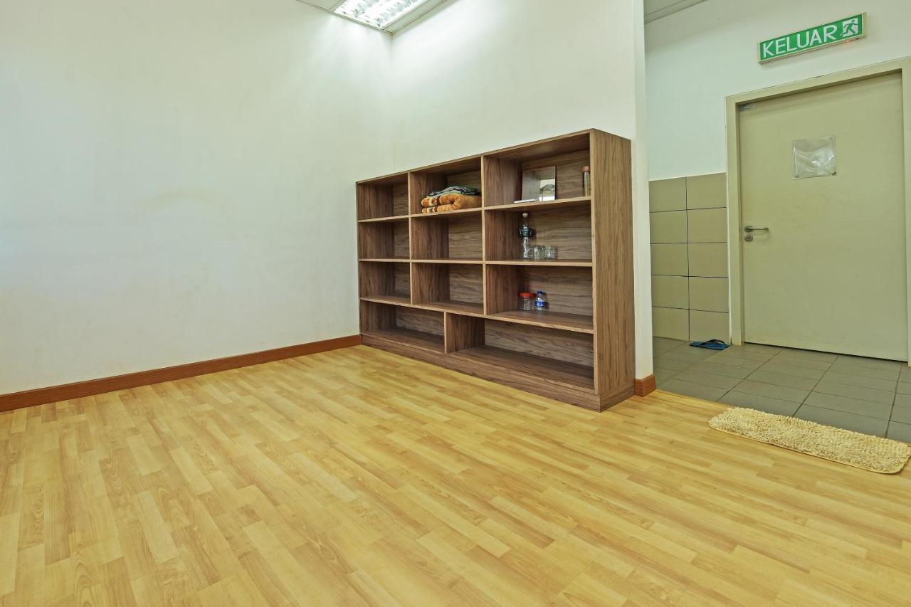 Capital O 90614 Cvia Ummul Hotel Padang Besar Kültér fotó